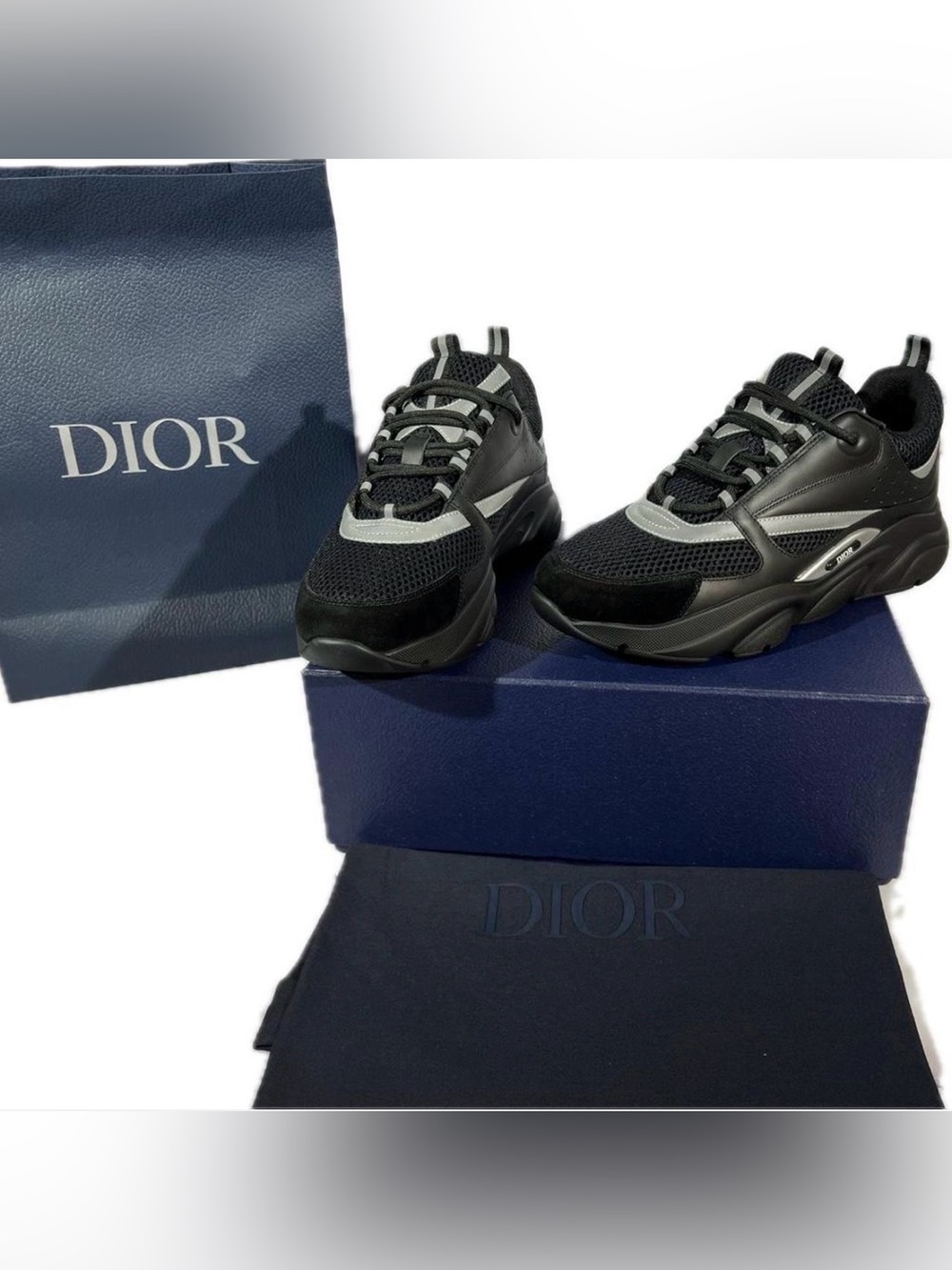 Dior B22 SNEAKER Black Technical Mesh and Smooth Calfskin
Men’s 6.5/7
